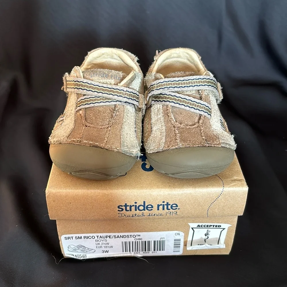 Stride Rite with sensory response technology Rico boys shoes, size 3W